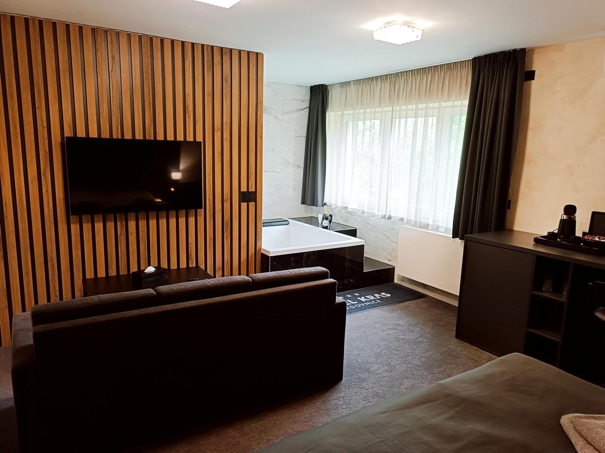 Hotel Kras Jedovnice Eksteriør bilde